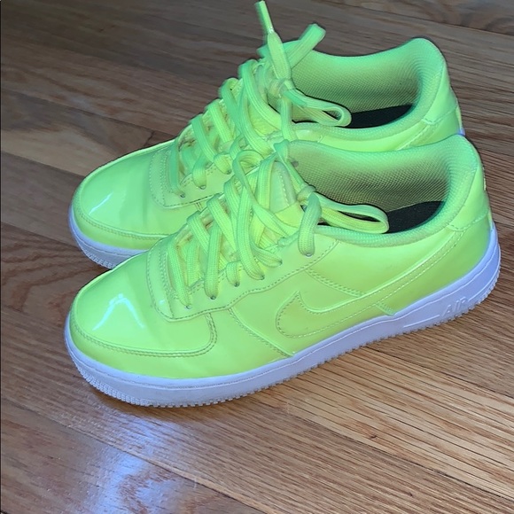 nike shoes with lime green